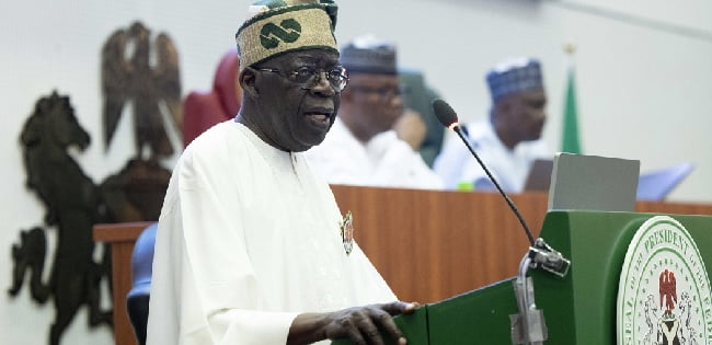 Bola Tinubu propose un budget de 32 milliards d’euros pour 2024