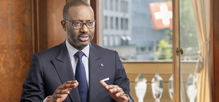 Tidjane Thiam quitte le groupe français Kering pour se consacrer à la politique