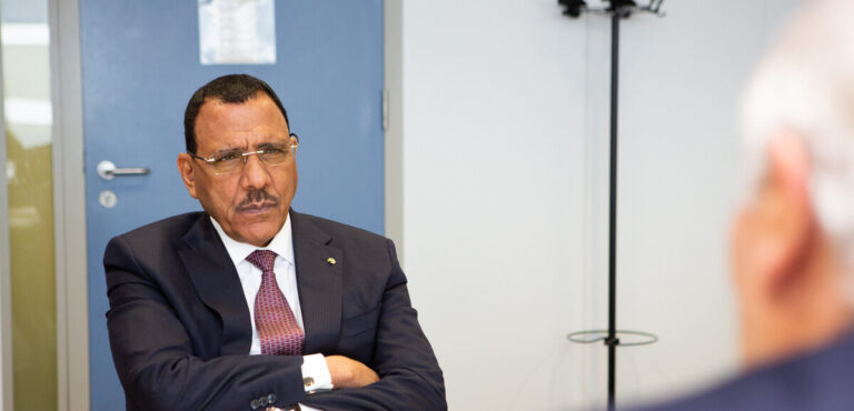 Niger : contestation populaire contre une résolution européenne appelant à libérer Bazoum